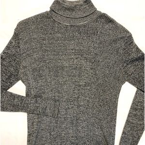 TIGHT FIT TURTLE NECK